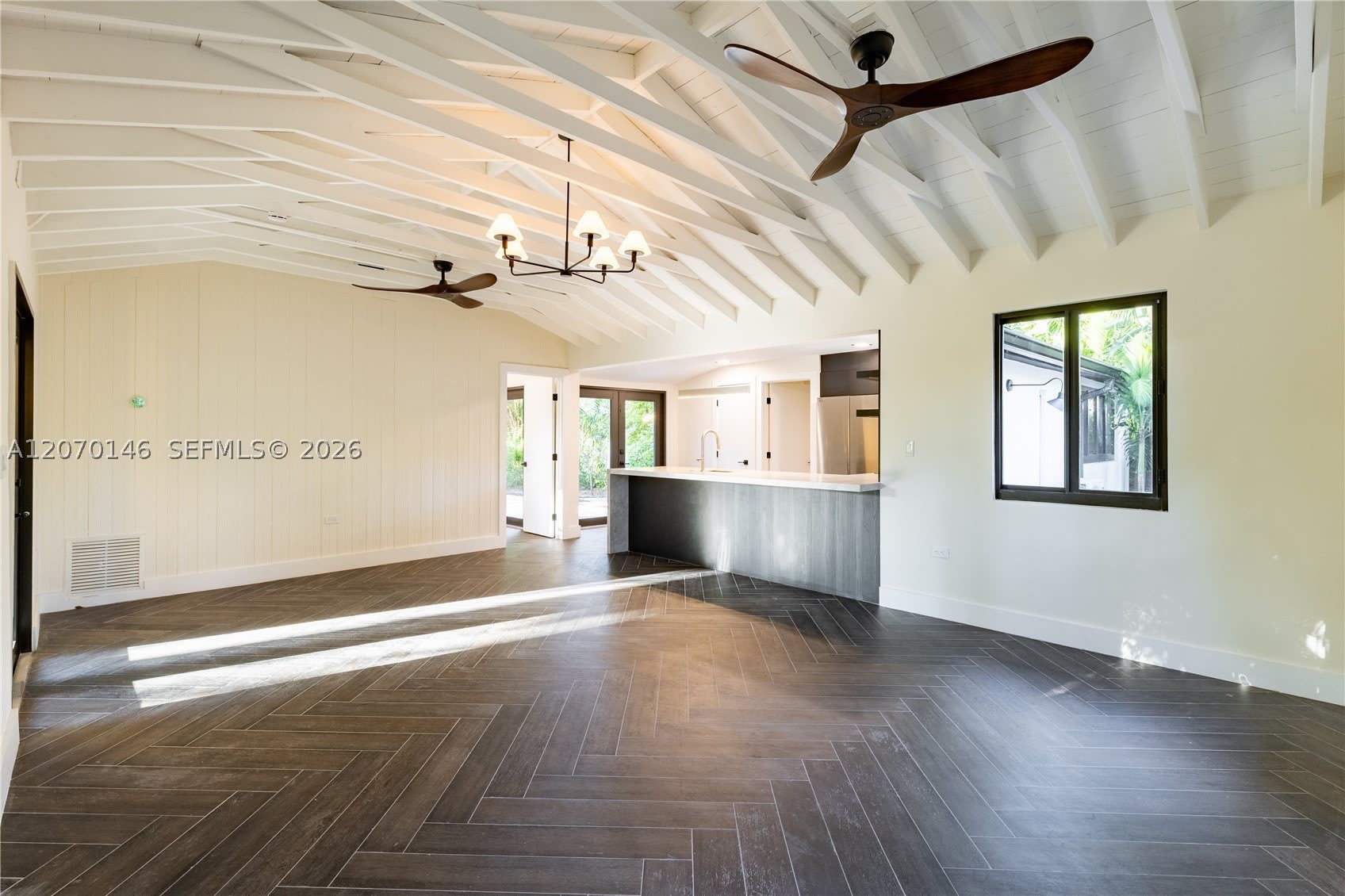 10901 NE 3rd Ave – photo 4