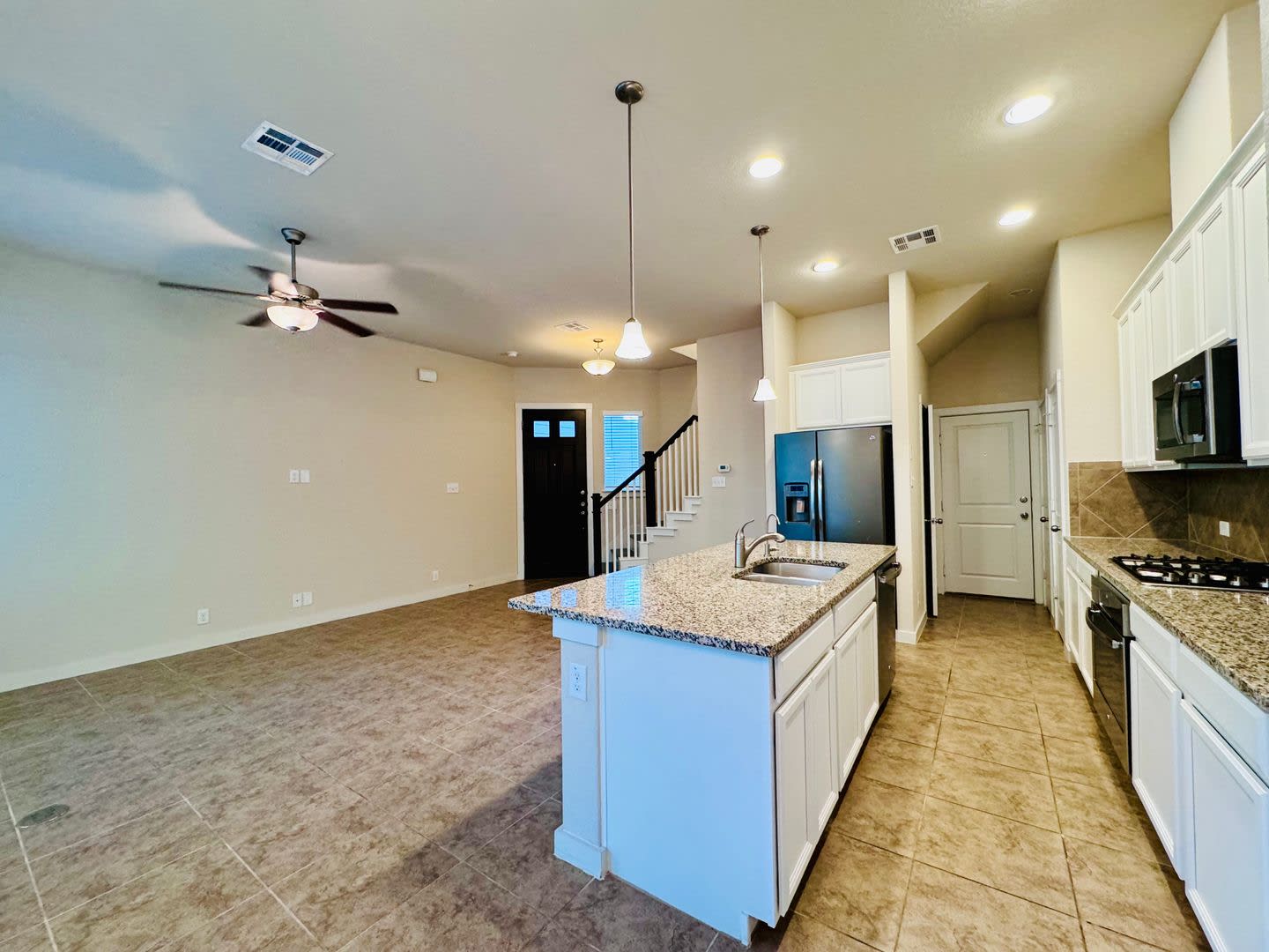 Stunning 3-Story Home in Gated Community Near the Medical Center! – photo 5