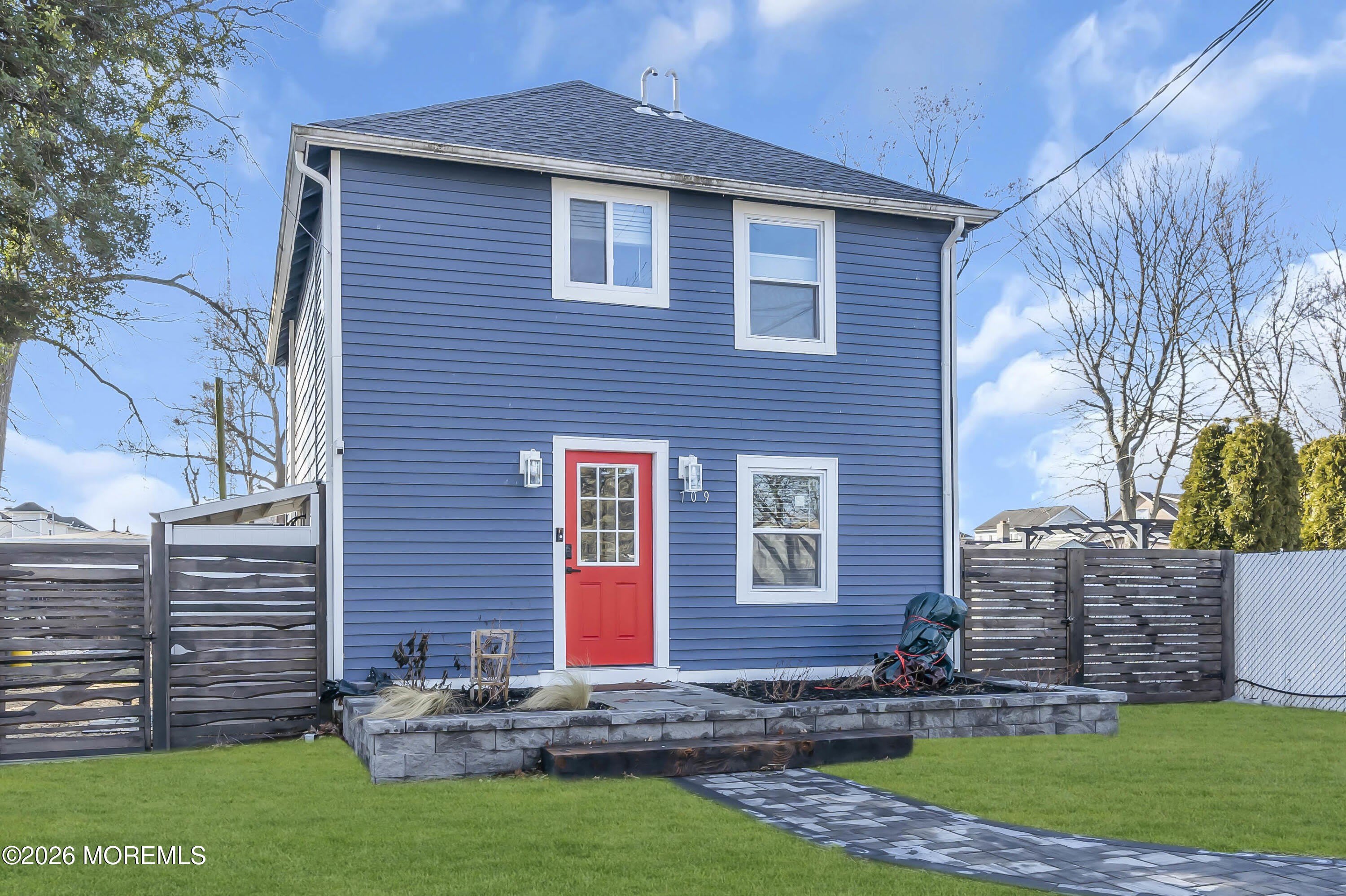 709 17Th Avenue – photo 2