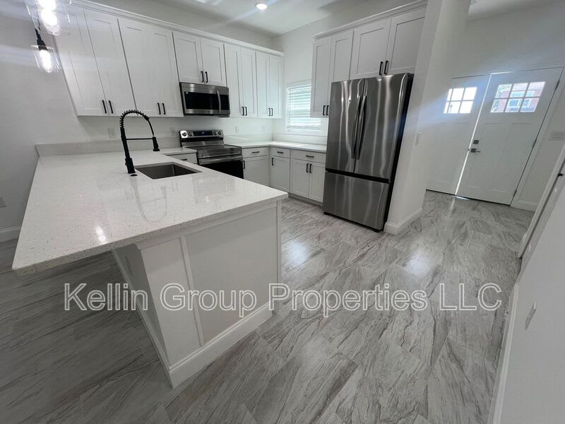 2281 Whitley Ln – photo 4