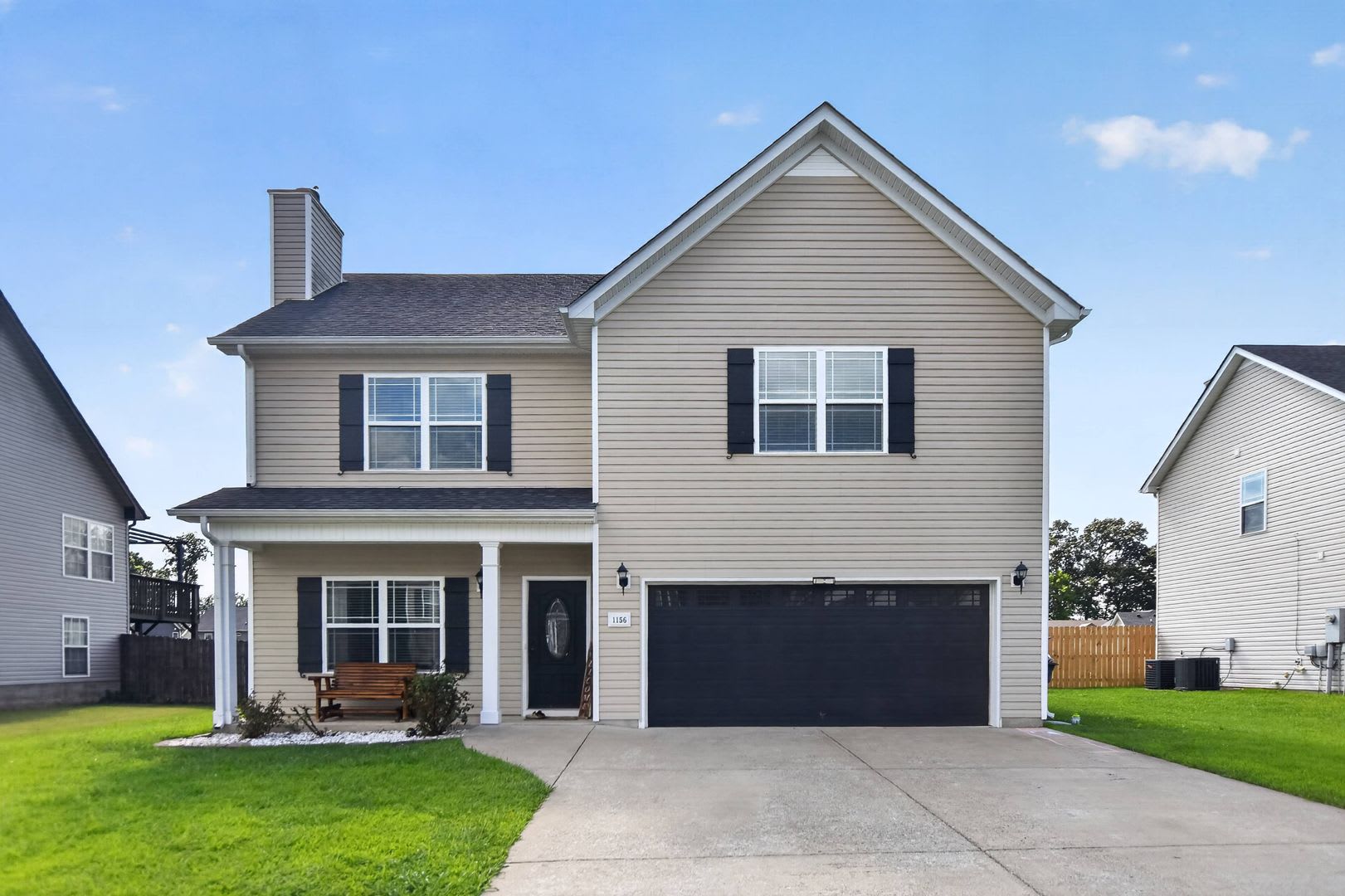 Pet Friendly Four Bedroom with Bonus! – photo 1