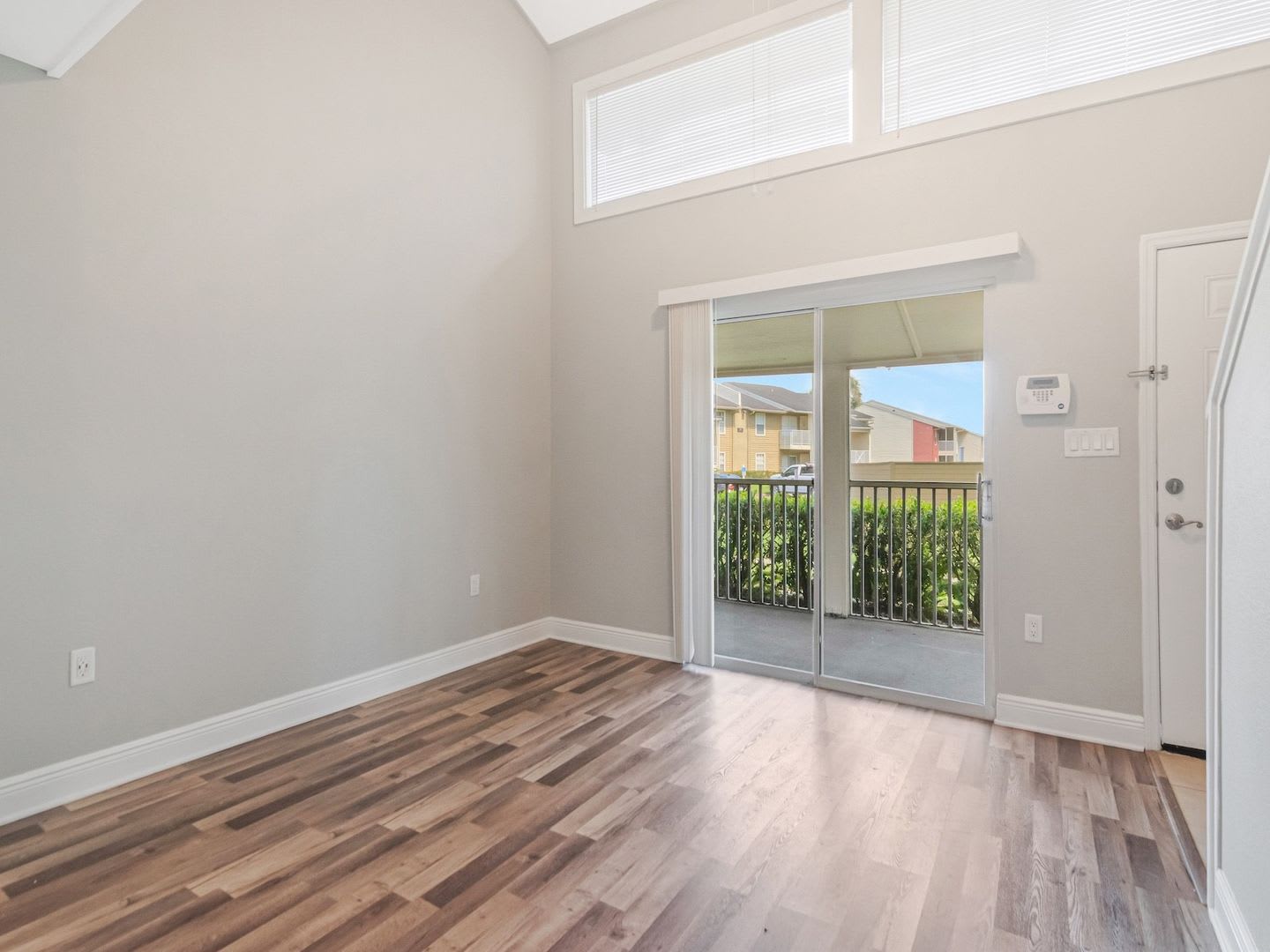 2 2 Town Home Located Within Park Lake Condominiums – photo 5