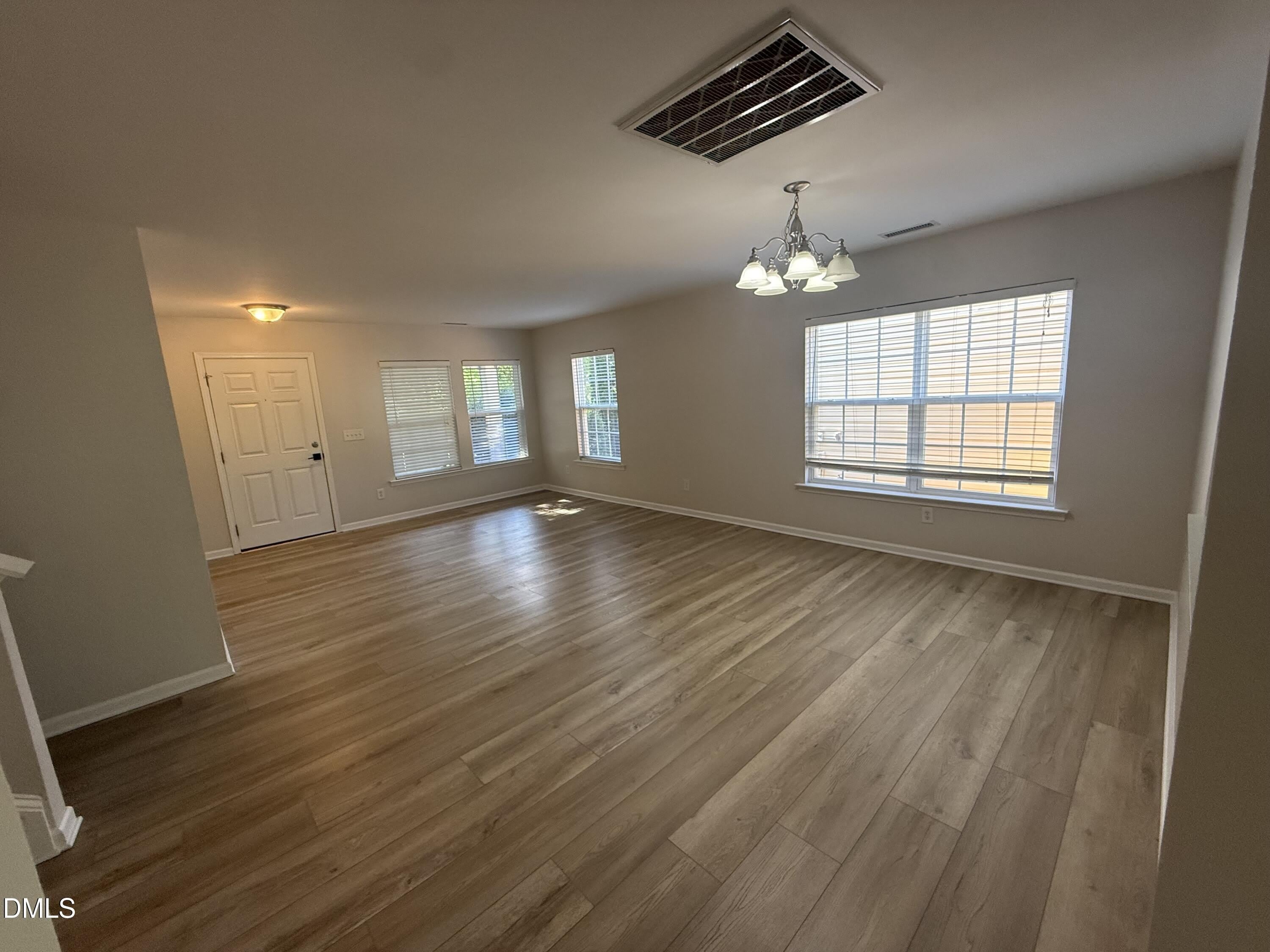 220 Milpass Drive – photo 4