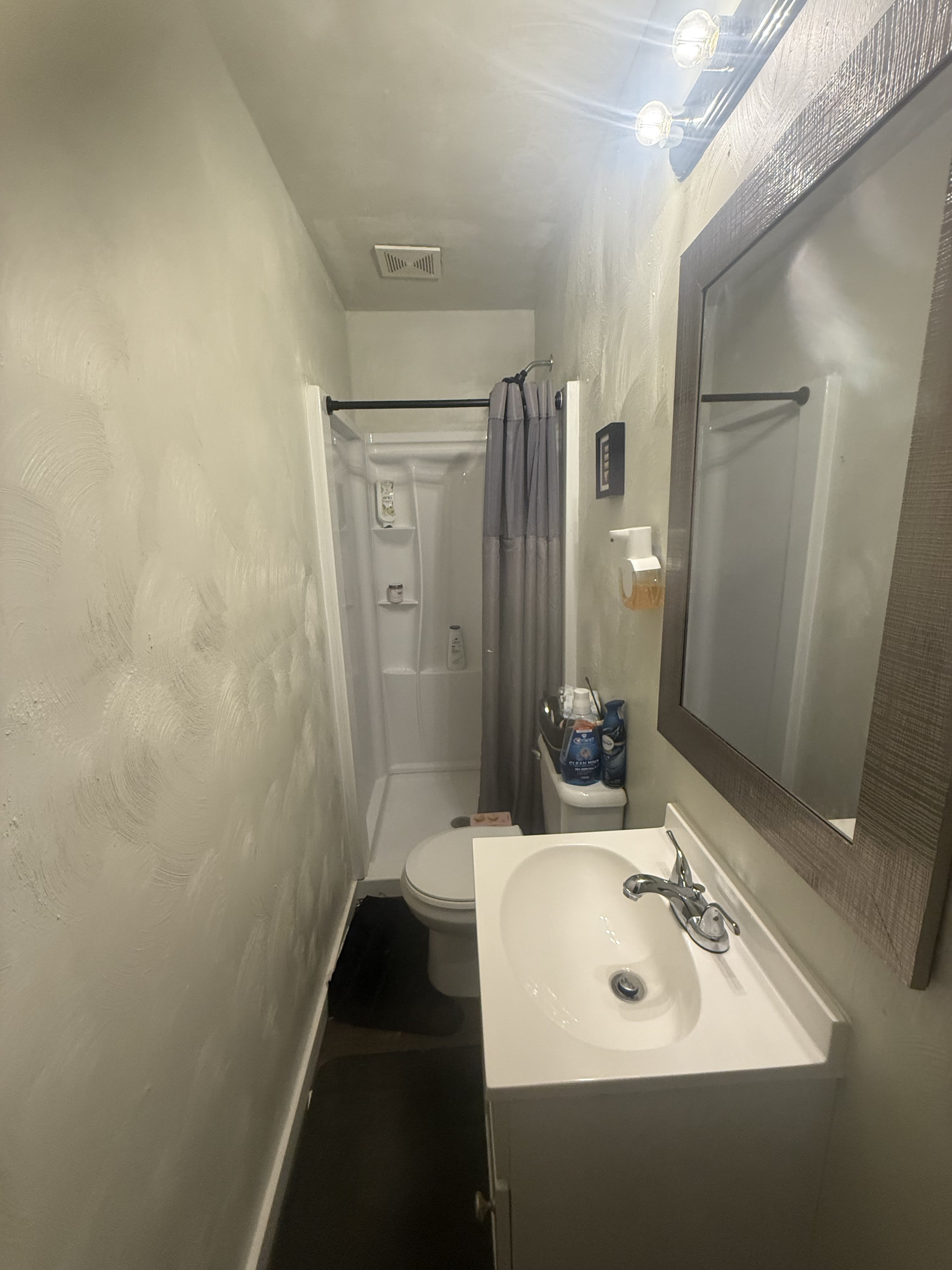 1546 West 42nd Street – photo 4