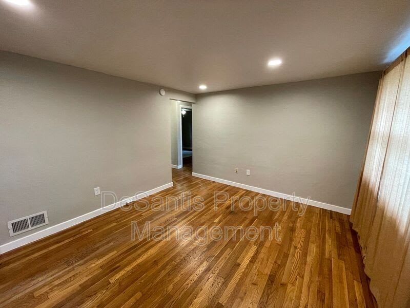 157 Merritt Avenue – photo 3