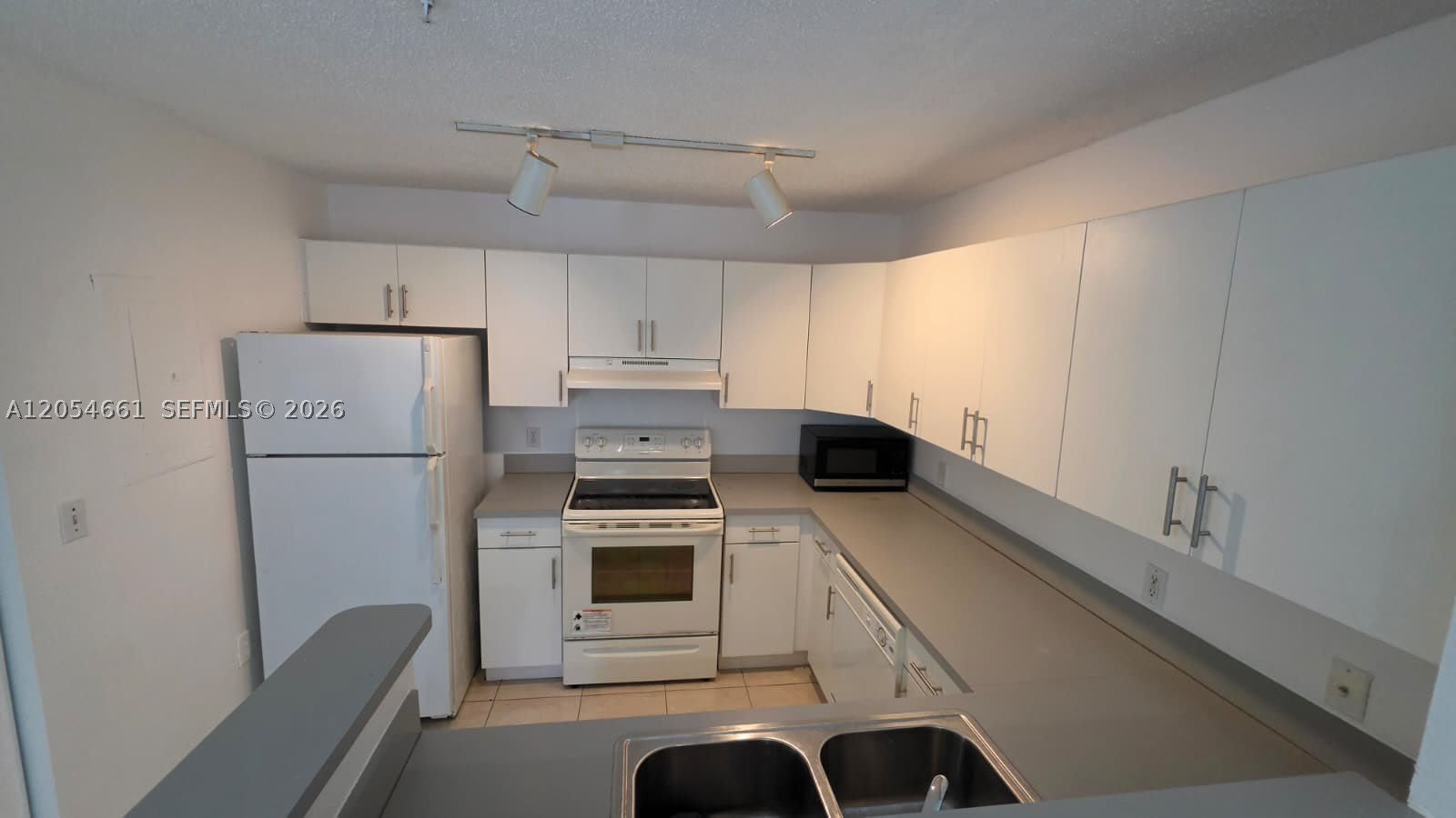4500 Nw 107Th Ave – photo 5