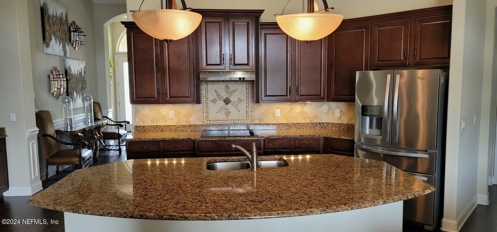 305 ELLSWORTH Circle – photo 4
