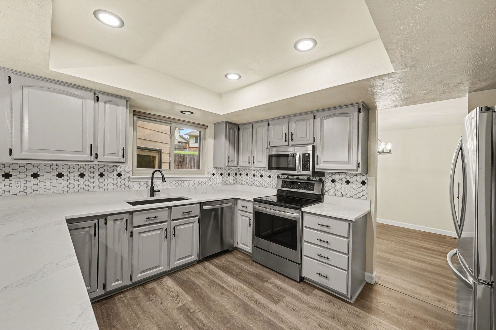 Highly Desirable 3 bed/ 1.5 bath with Indoor Pool – photo 5