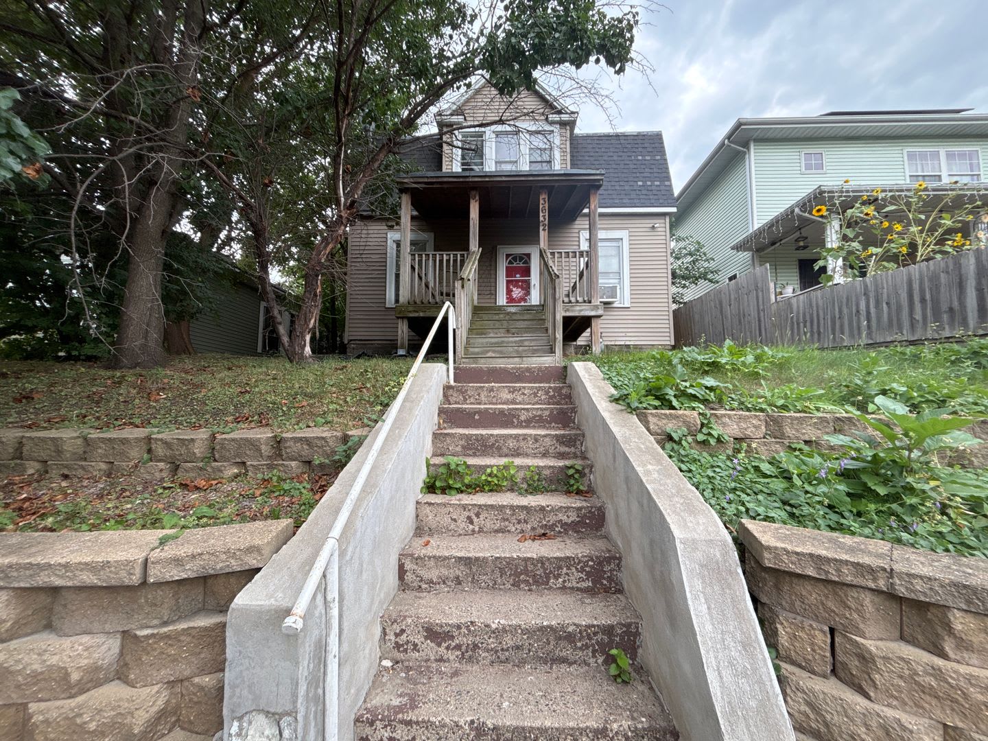Beautiful 3 bedroom 1 bathroom House in South Minneapolis! – photo 2