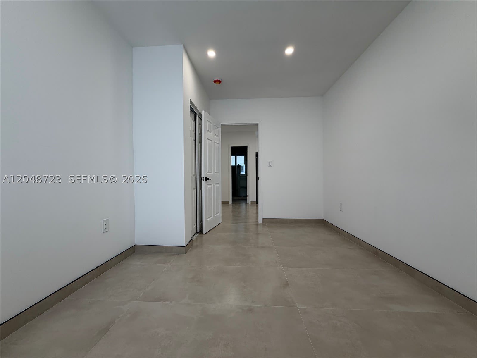1235 Normandy Dr – photo 3