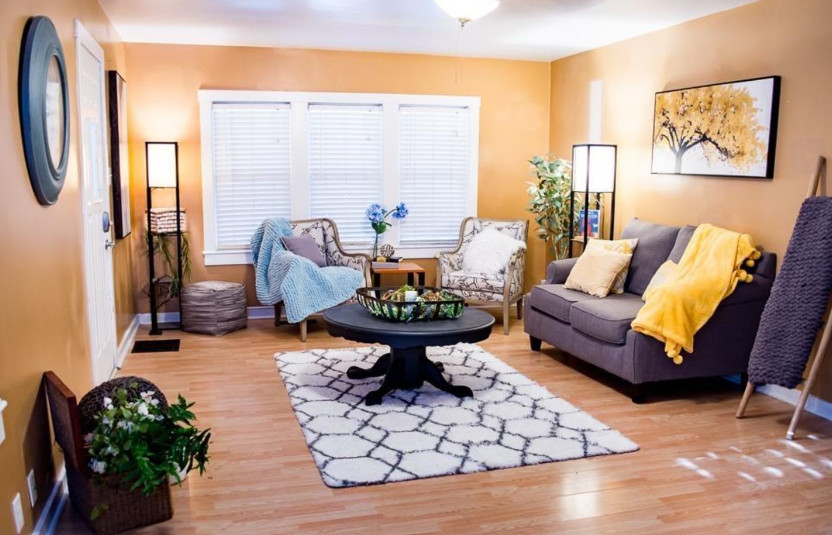 5 Bedroom 2 Bath House Available For The 2026 2027 Lease Term – photo 3