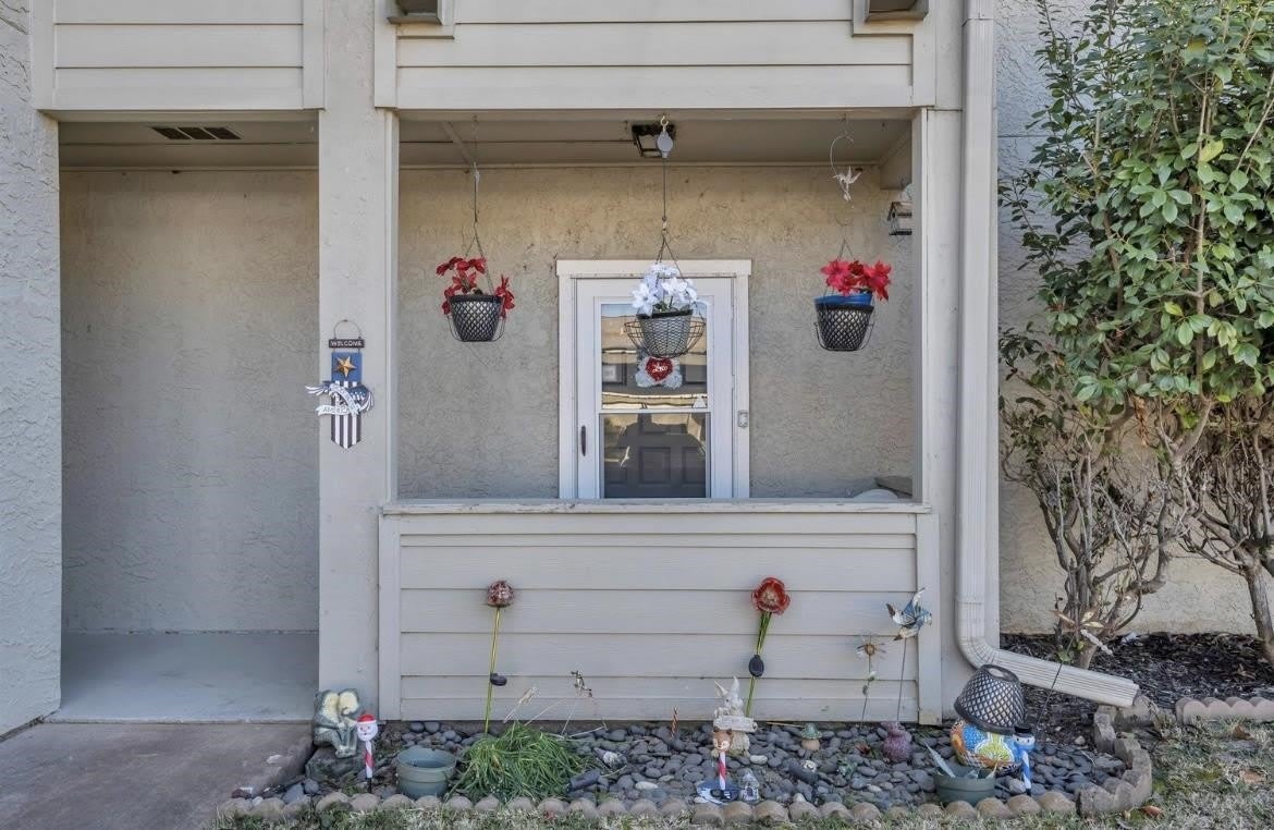 604 Highcrest – photo 2