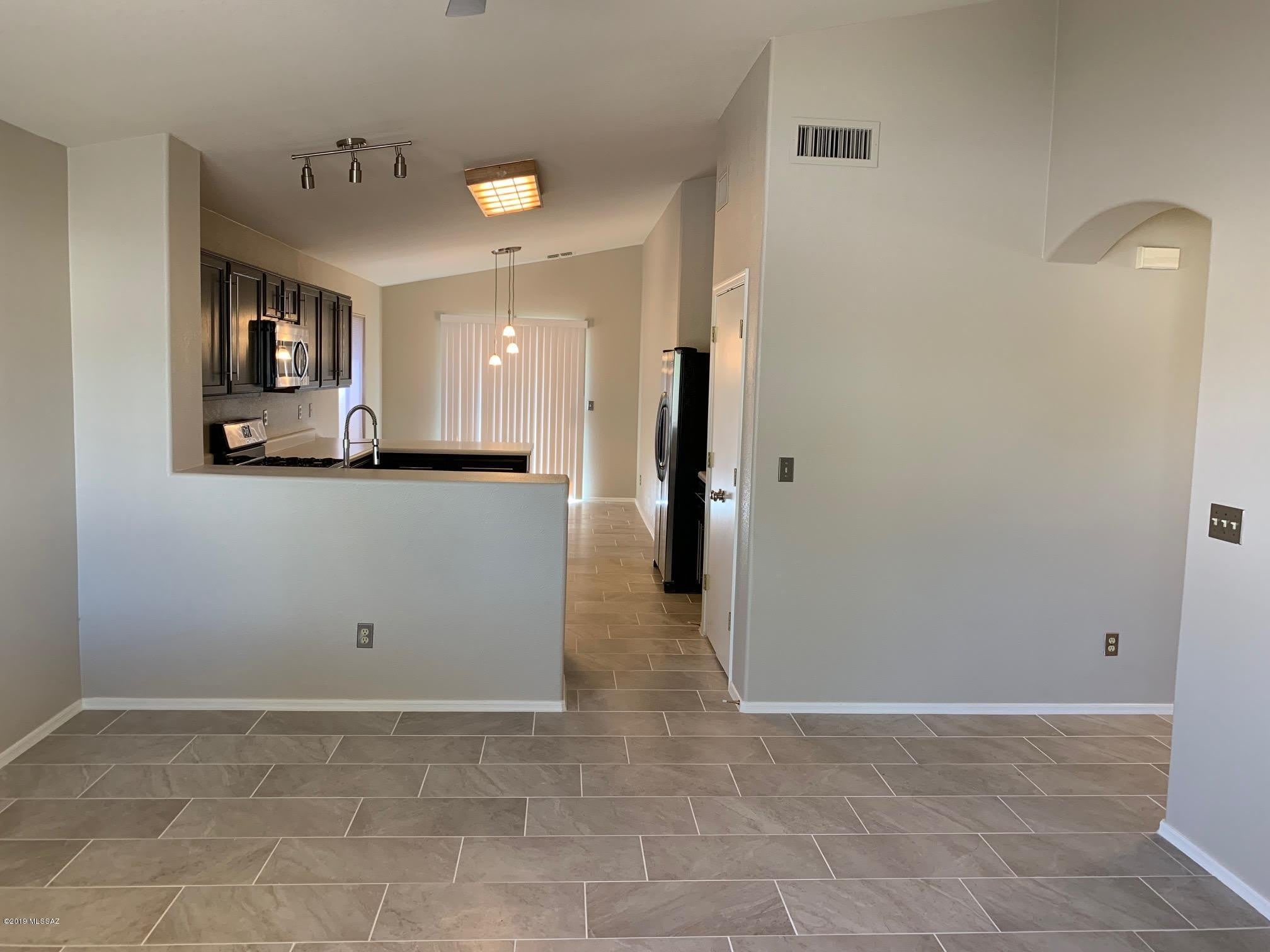 8824 S Desert Rainbow Drive – photo 5