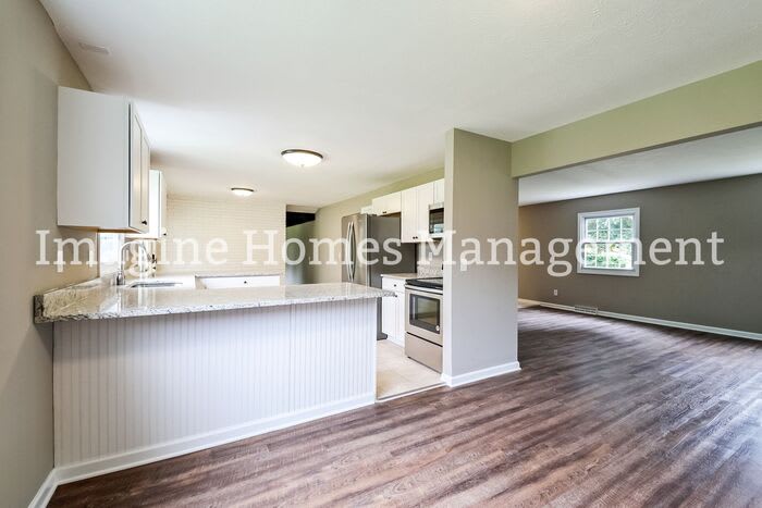 2351 Columbia Road – photo 5