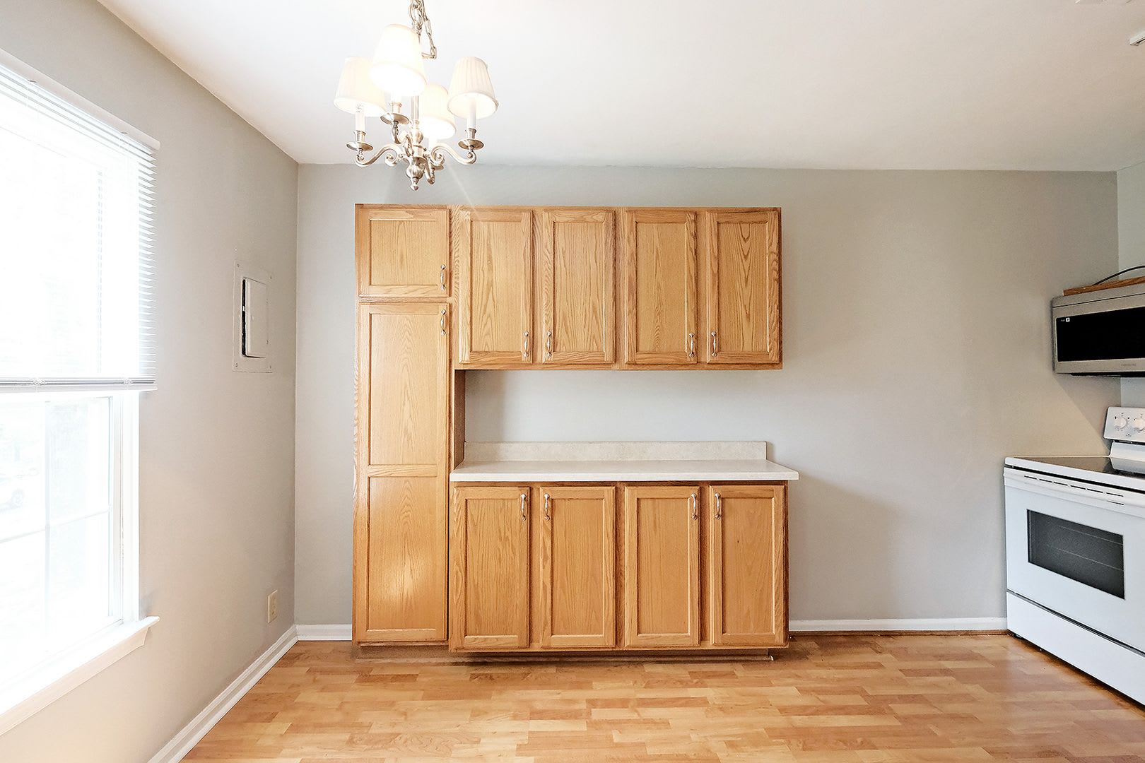 Move-in Ready Villas at Southern Ridge Apartment Near 5th St Station – photo 5