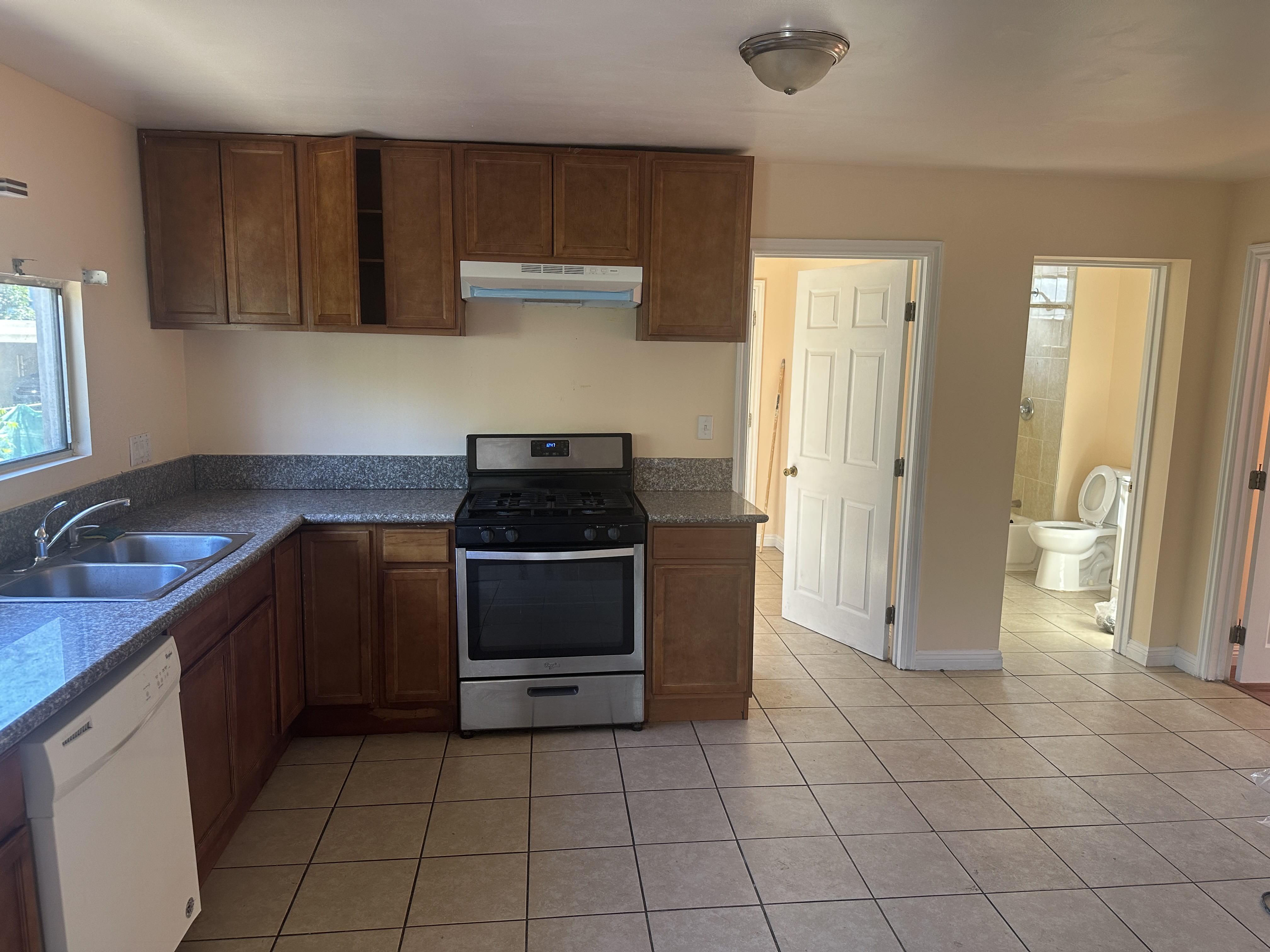 607 North Summit Avenue – photo 5