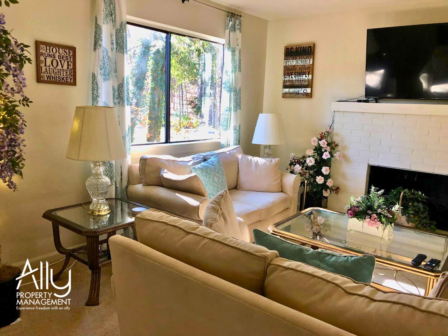 1 Four Seasons Drive – photo 3