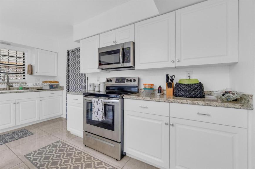 2860 NW 184th St – photo 1