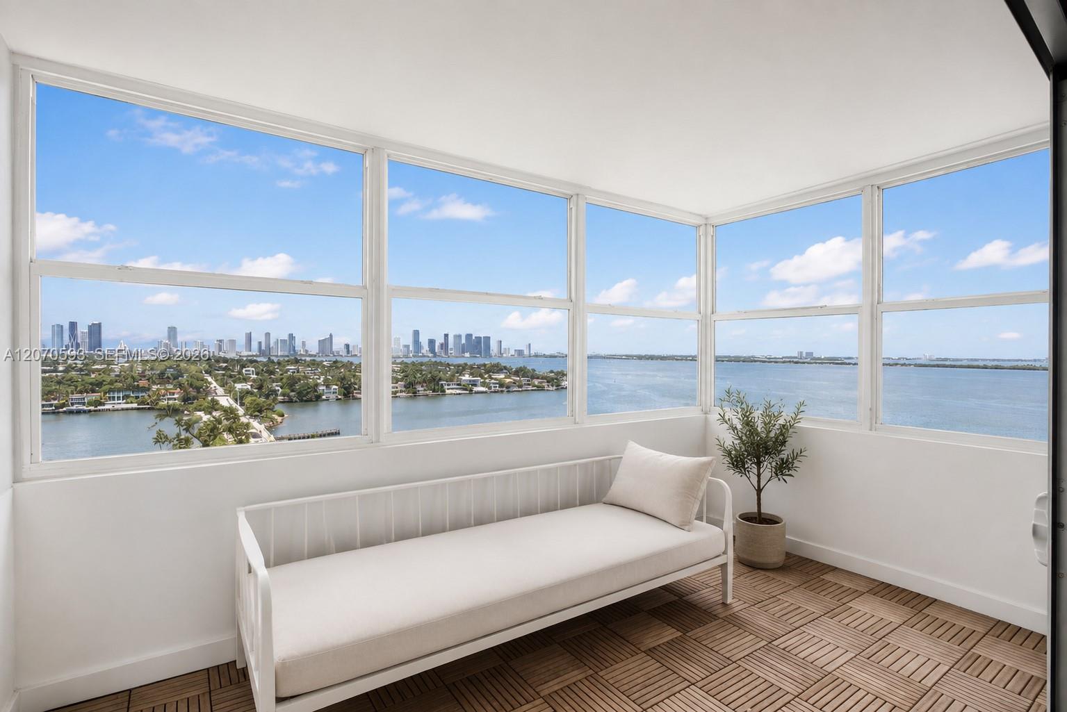 3 Island Avenue – photo 5