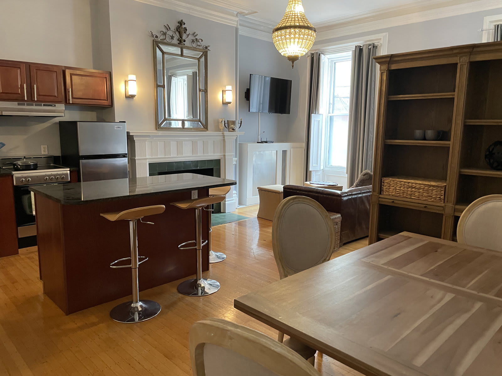105 Beacon Street – photo 1