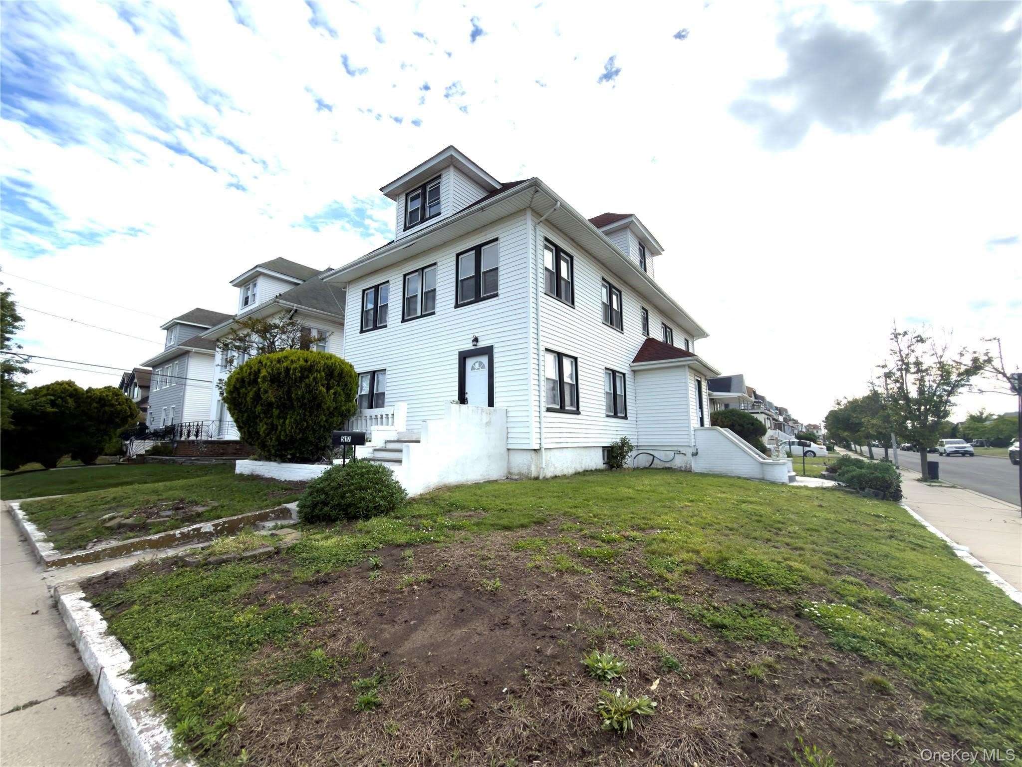 302 W Hudson – photo 3