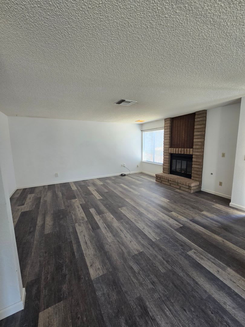 Comfy 3 Bed 2 Bath – photo 3