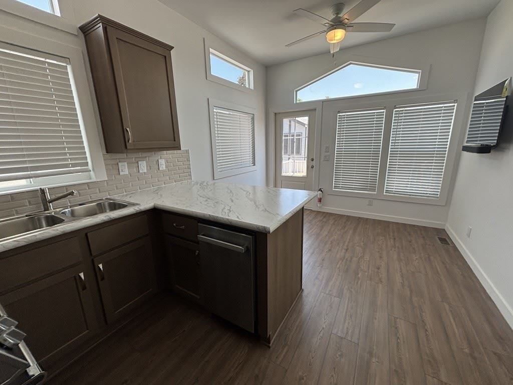 303 N Lindsay Rd – photo 3