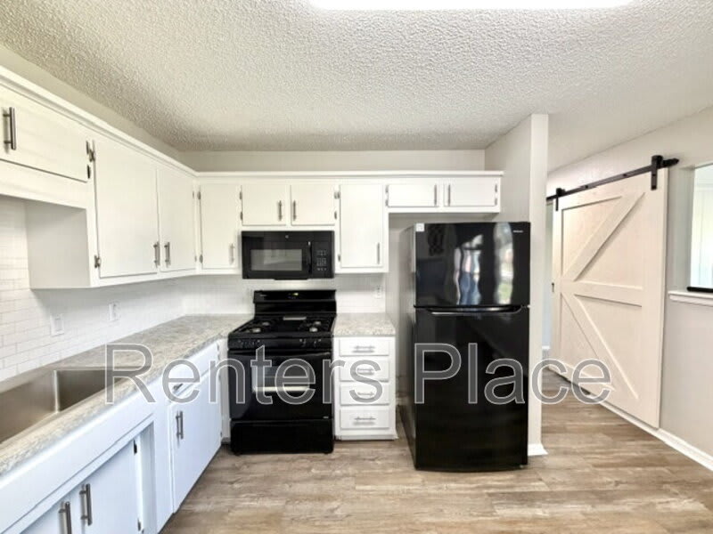 313 N Cedar St – photo 5