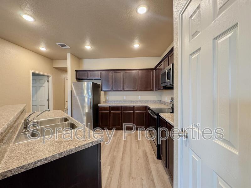 943 Laila Ln – photo 4