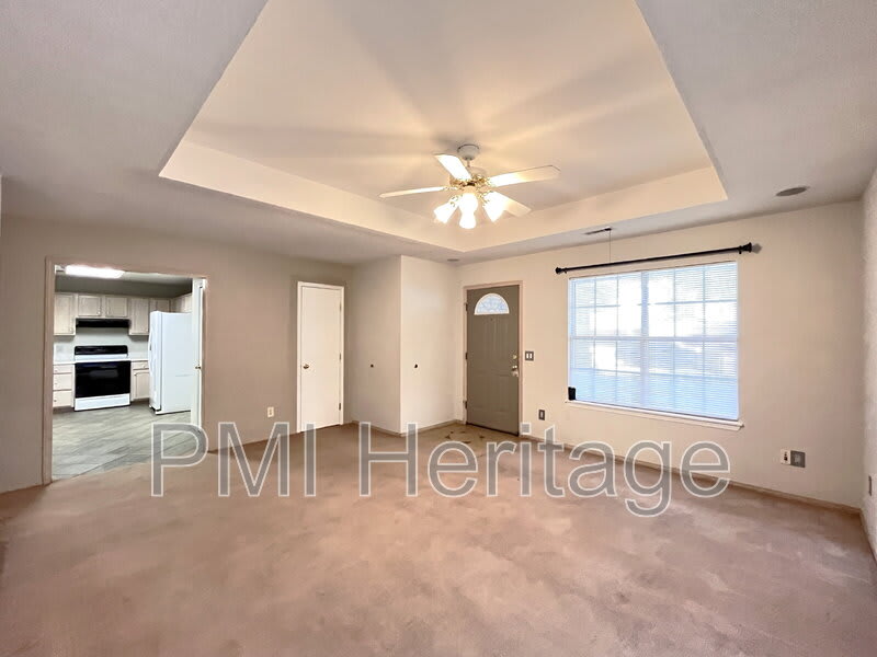 886 N Daisy Ln – photo 4