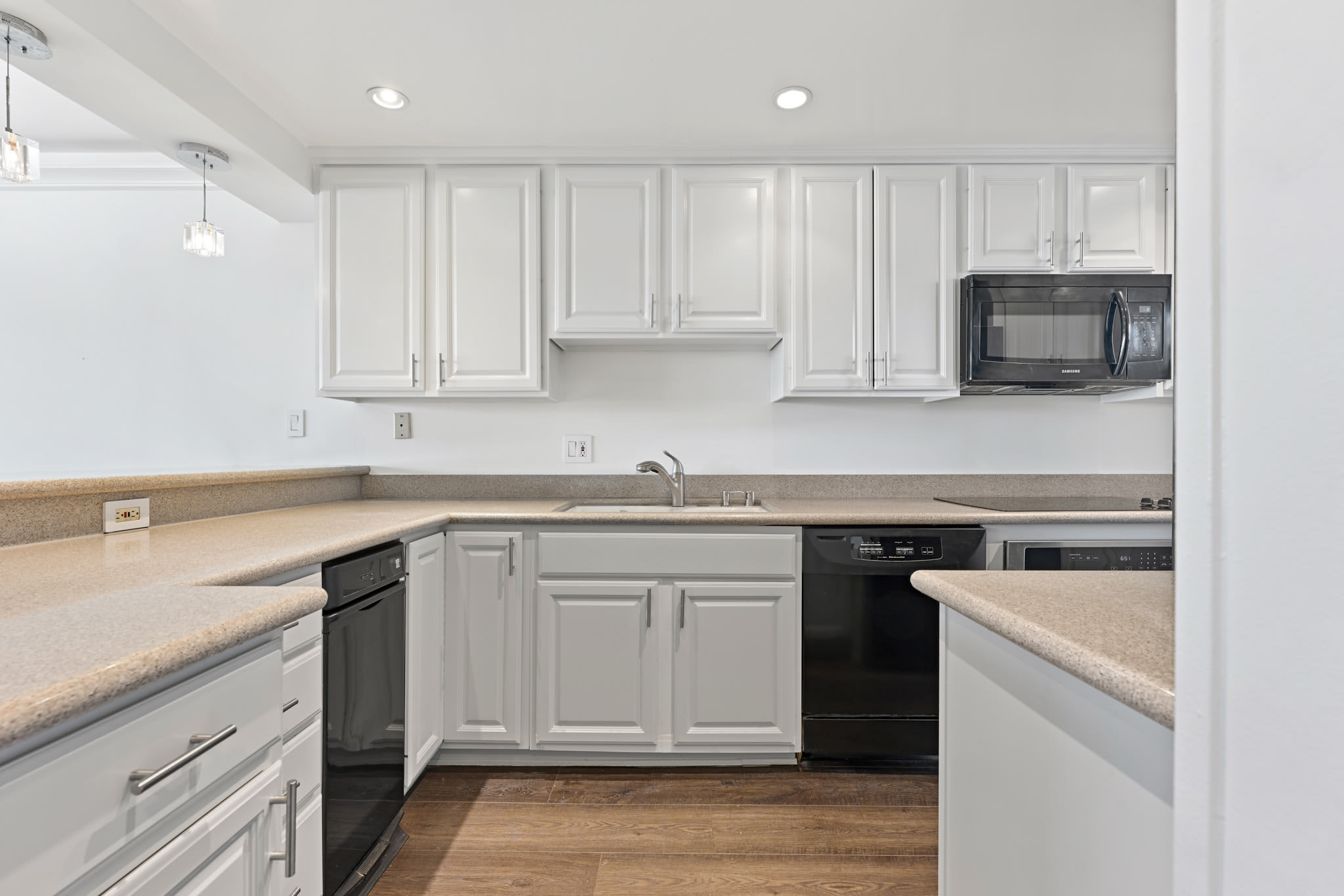 4316 Marina City Drive – photo 4