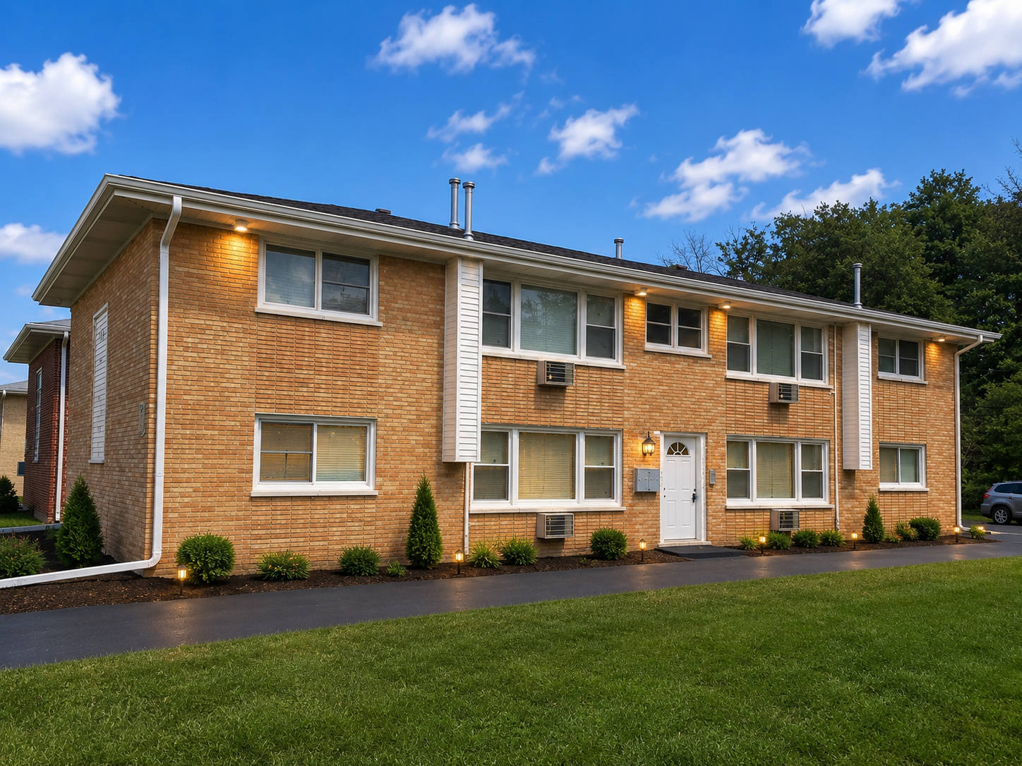 918 Parkwood Dr 1W – photo 1