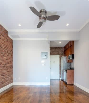 239 W 14th St – photo 4