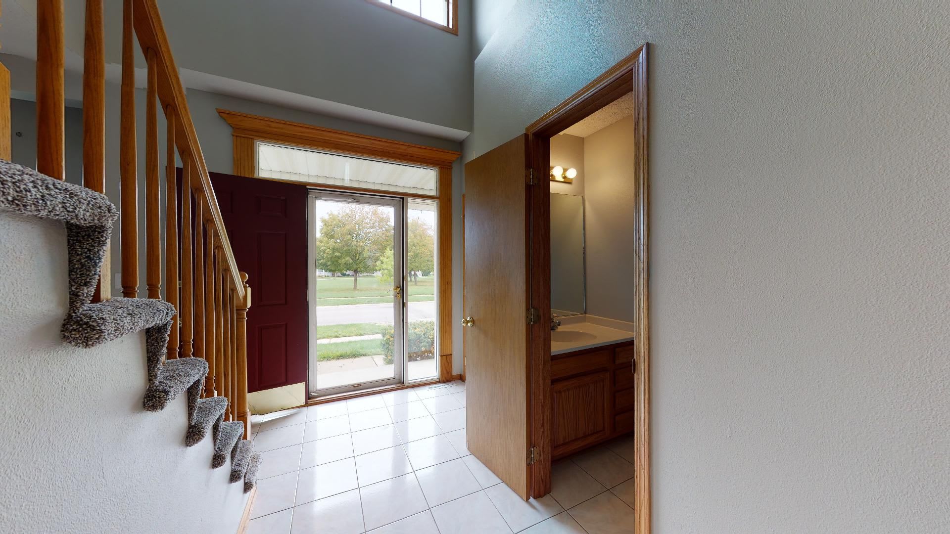 Beautiful Home in Trendy Somerset Neighborhood – photo 3