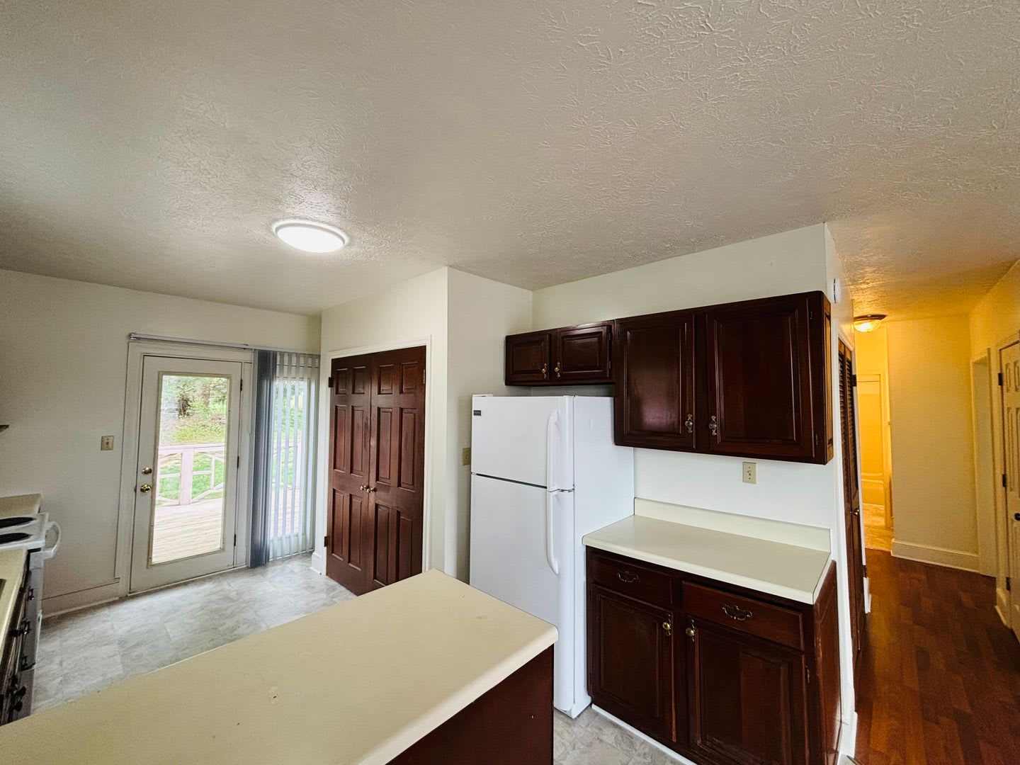 3 Bedroom, 1 Bath Duplex – photo 4