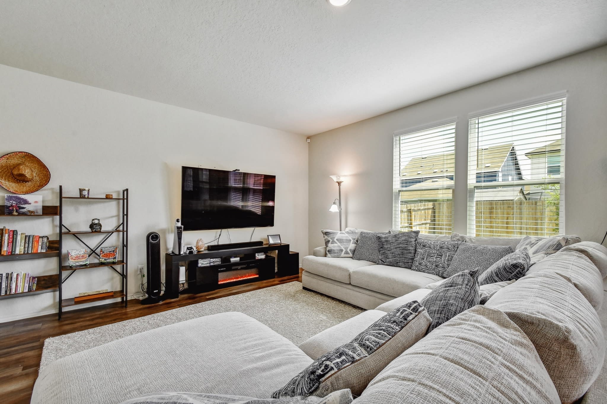 4113 Paddock Trl – photo 5