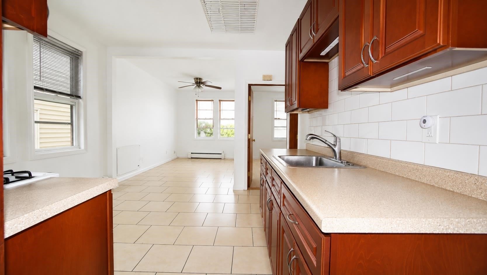 291 LINDEN AVE – photo 4