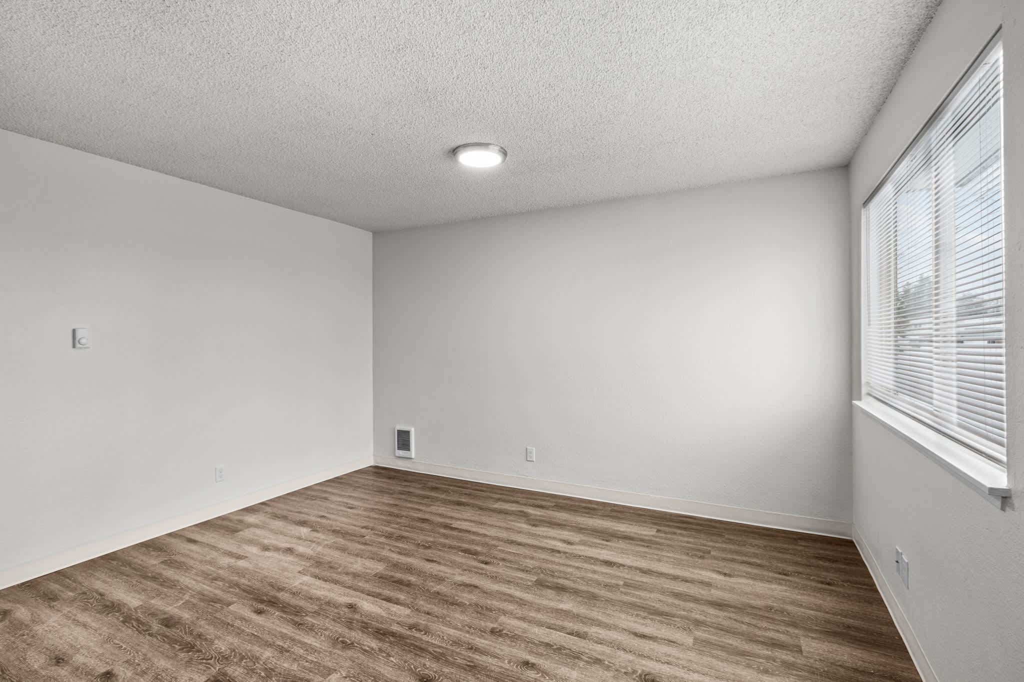 Creekside Apartments – photo 5