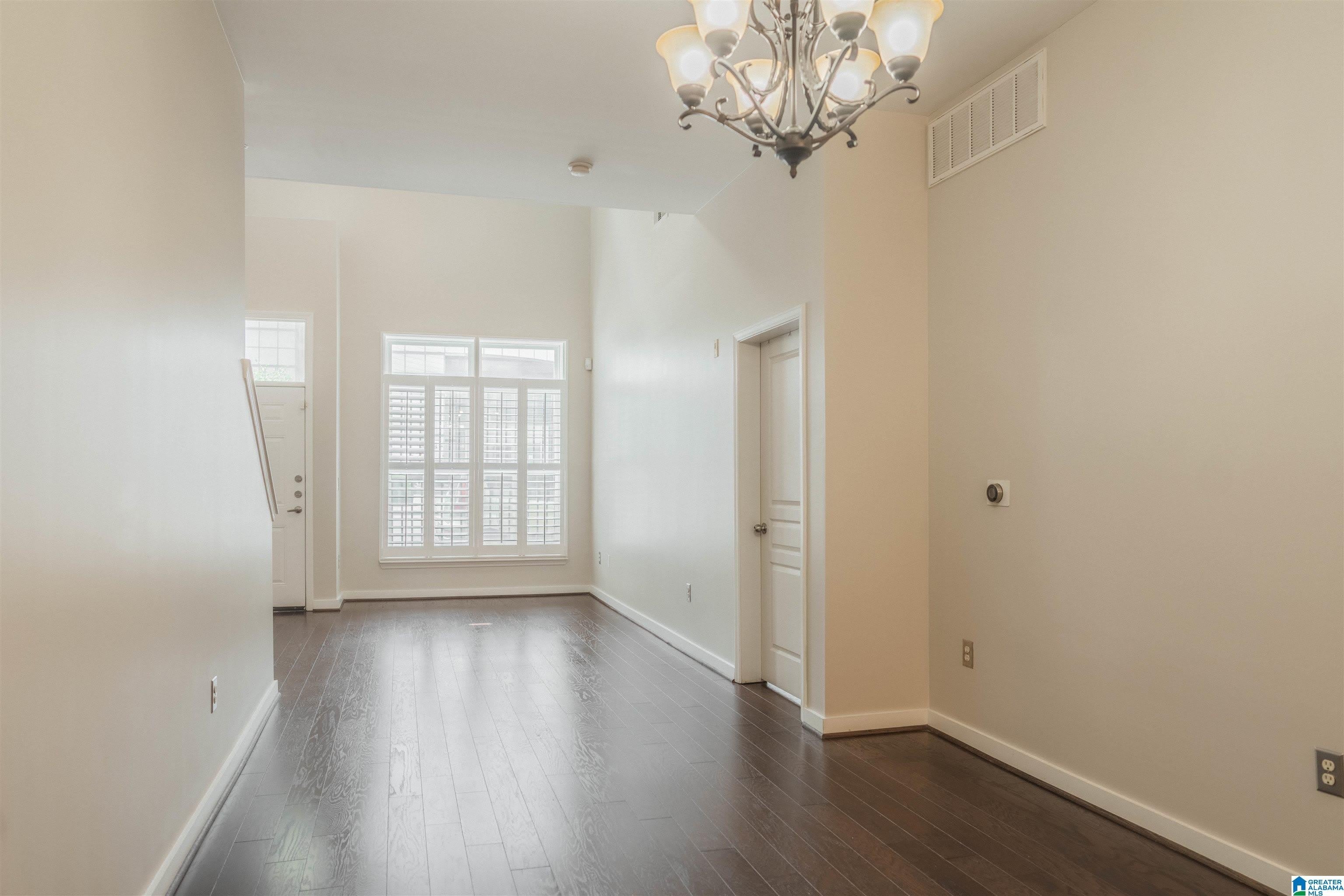 2020 5TH AVENUE – photo 1