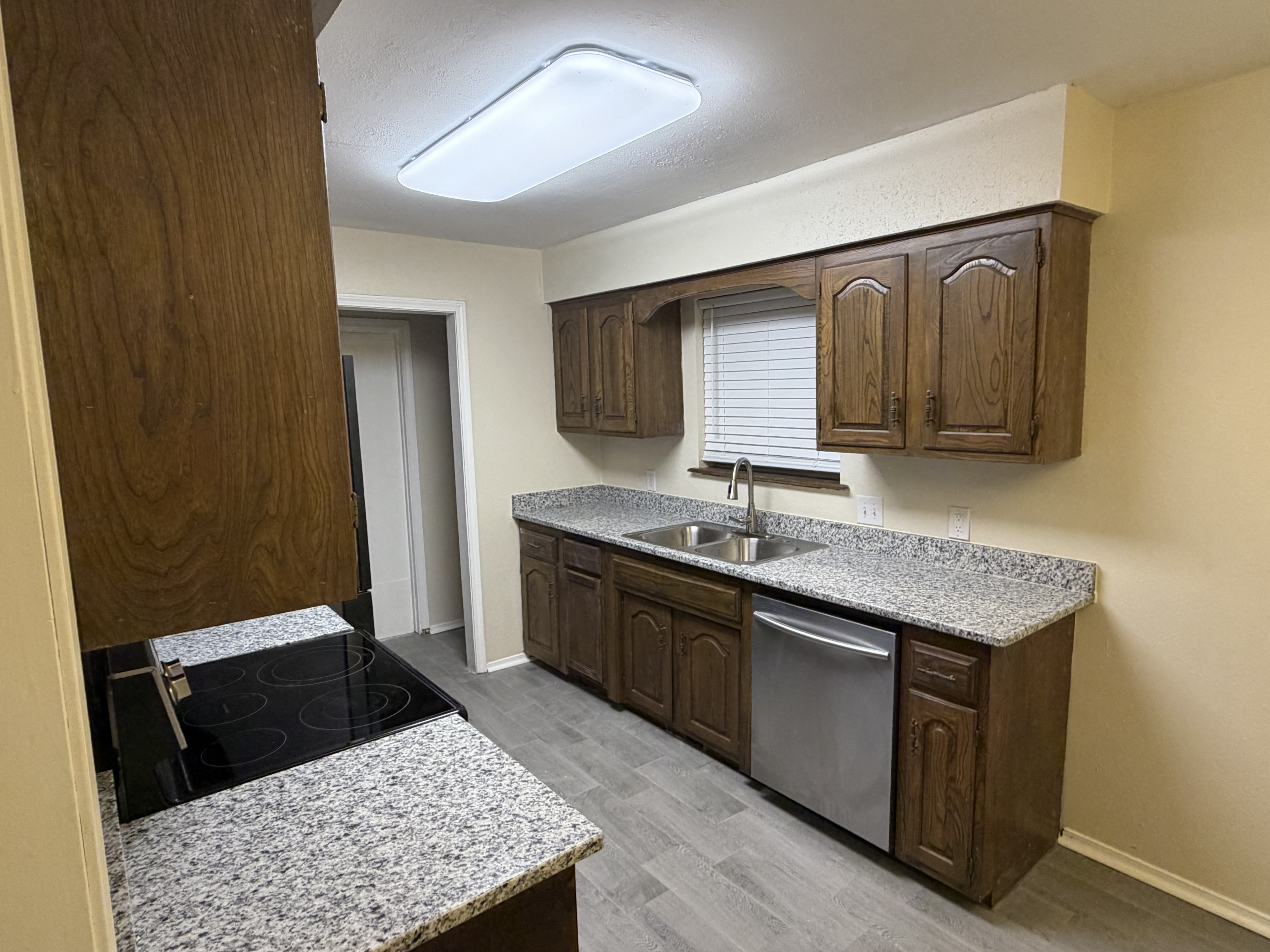 9204 Fresno St – photo 5