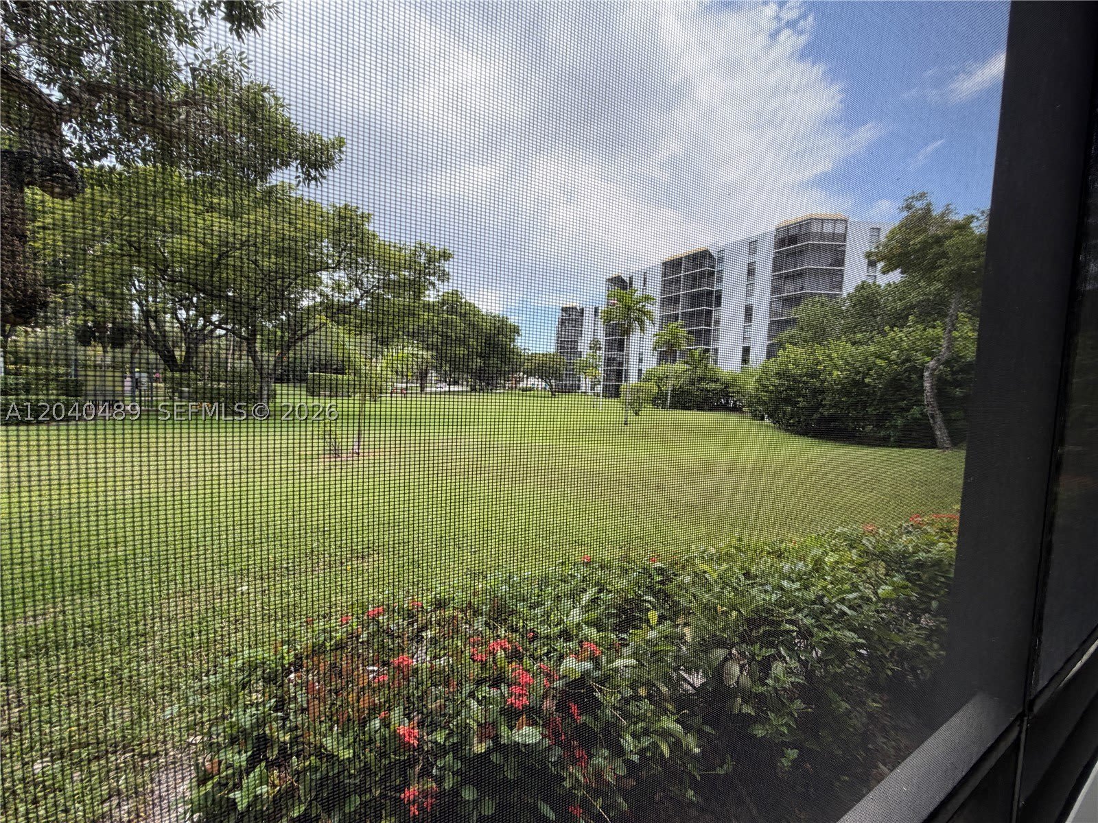 20500 W Country Club Dr – photo 5
