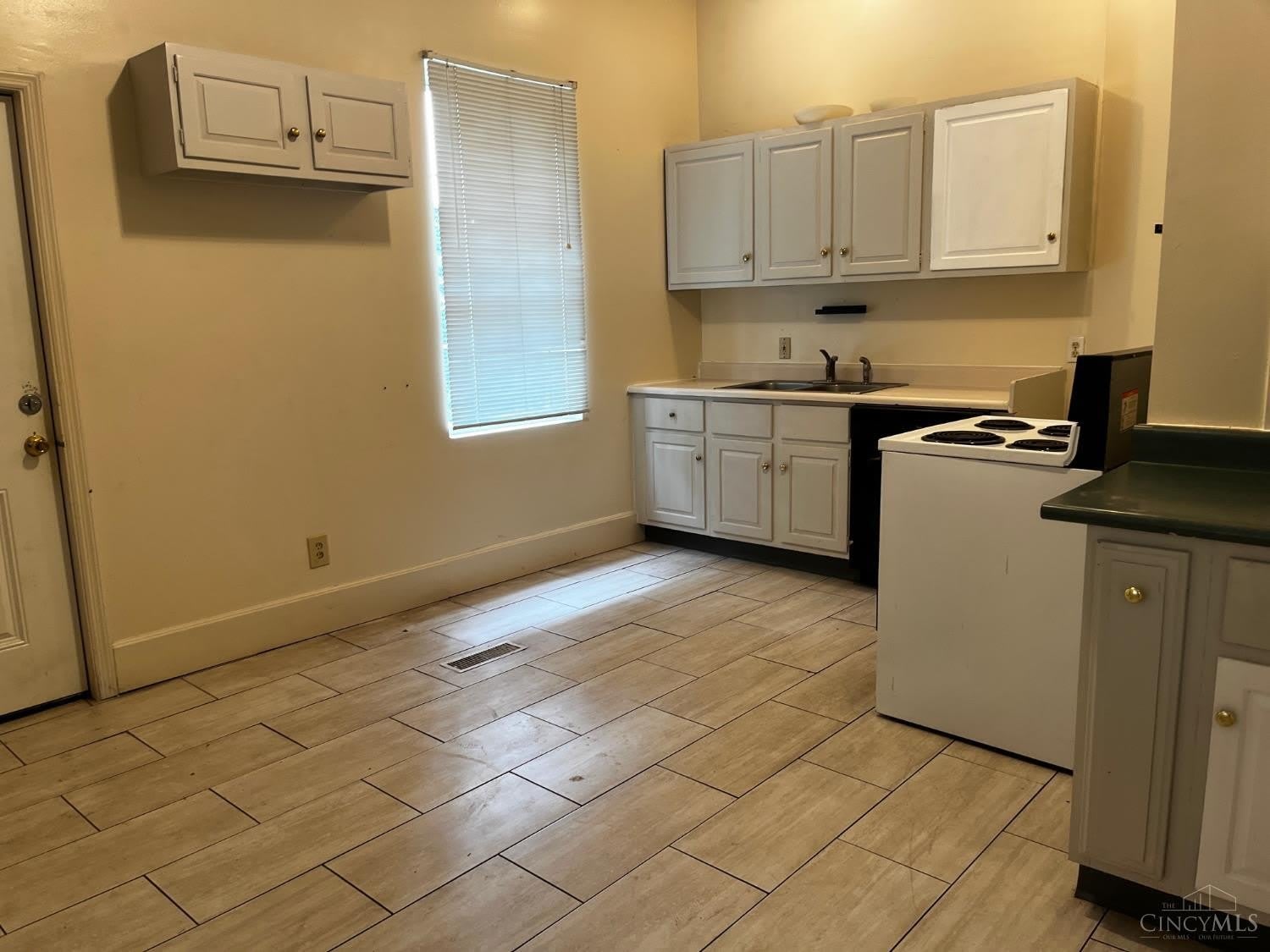 241 E University Avenue – photo 3