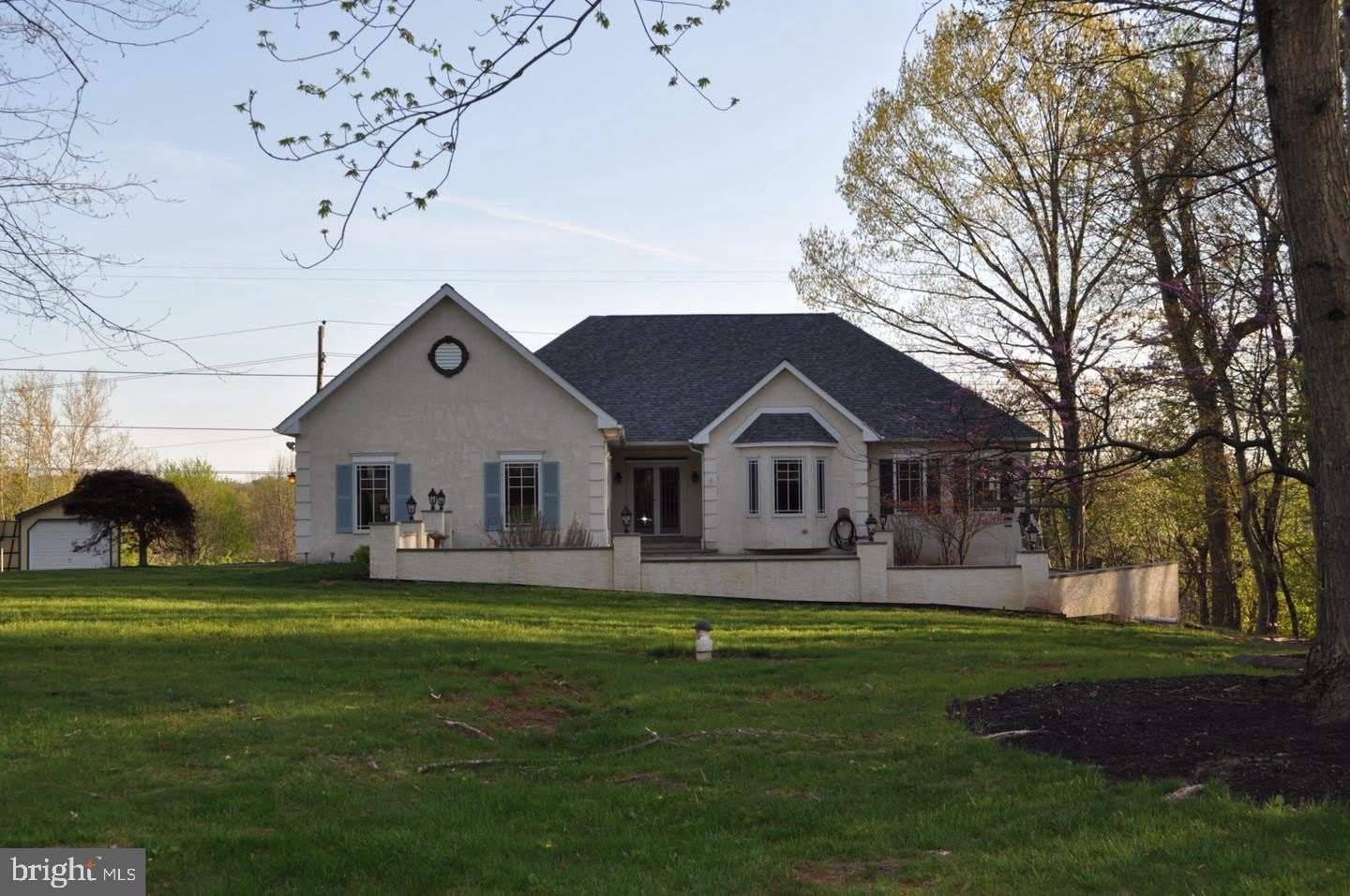 102 Waterview Drive – photo 1