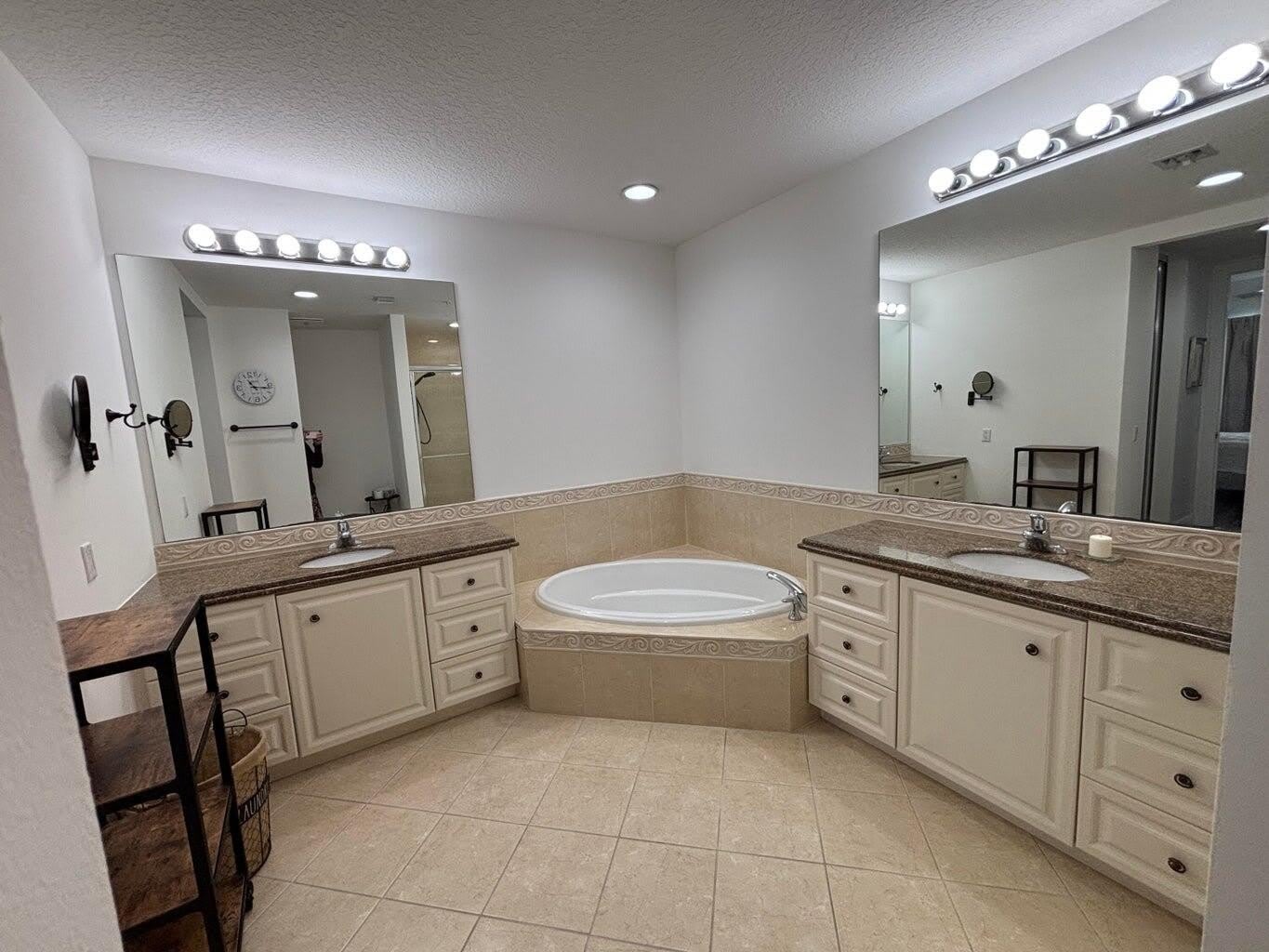 12 HARBOUR ISLE Drive W – photo 5