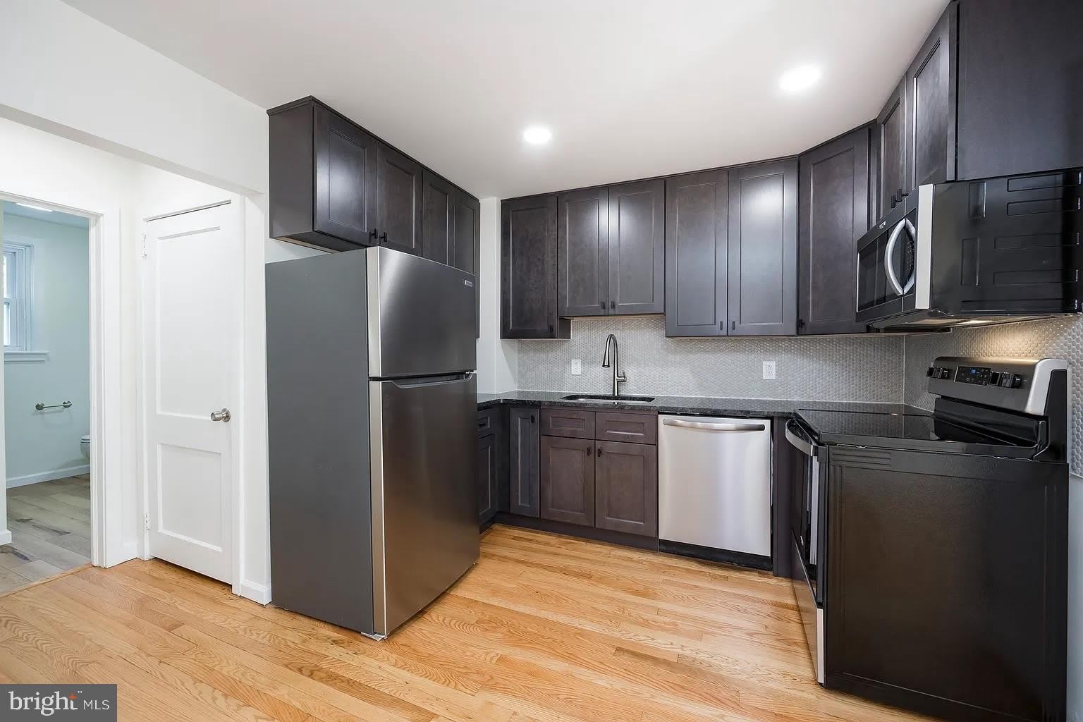 554 MAIN Street – photo 3