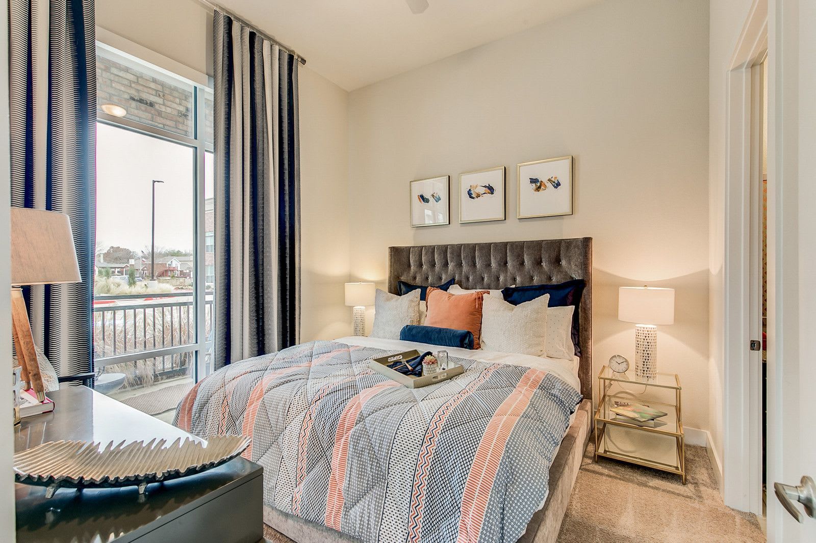 Eastbank River Walk Townhomes & Apartments – photo 3