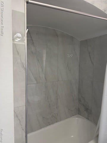 19354 Biltmore Street – photo 4