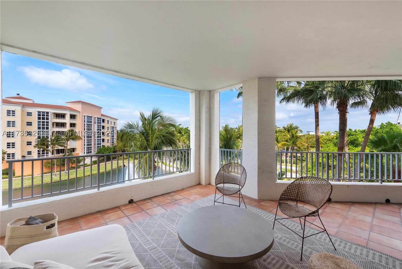 705 Crandon Blvd – photo 4