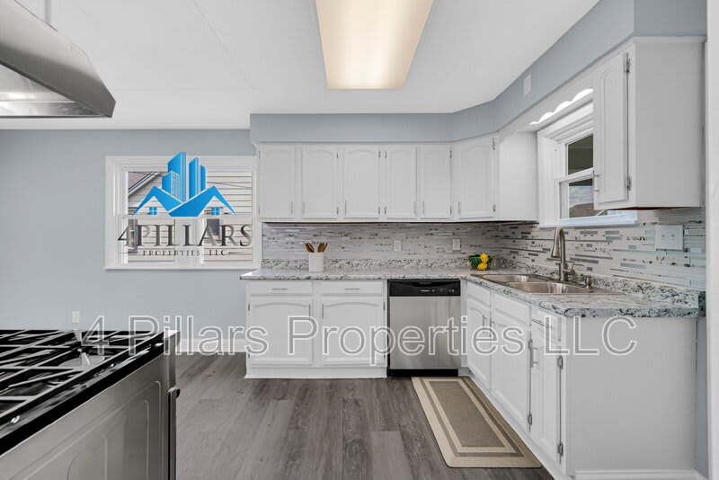 648 Stewart Court – photo 4