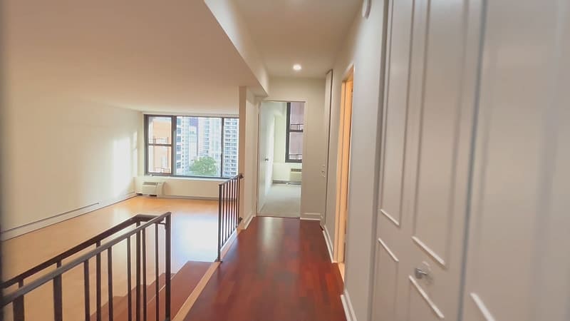 833 N Dearborn St – photo 4